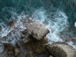 2007-09-27-07-54-00-bonifacio1-367e7-39208