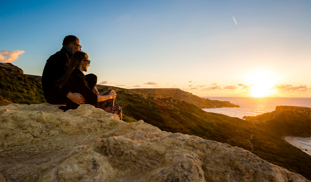 Couple à Malte en automne