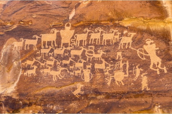 Le célèbre peuple indigène de la Grande Chasse Petroglyph à Price, Utah