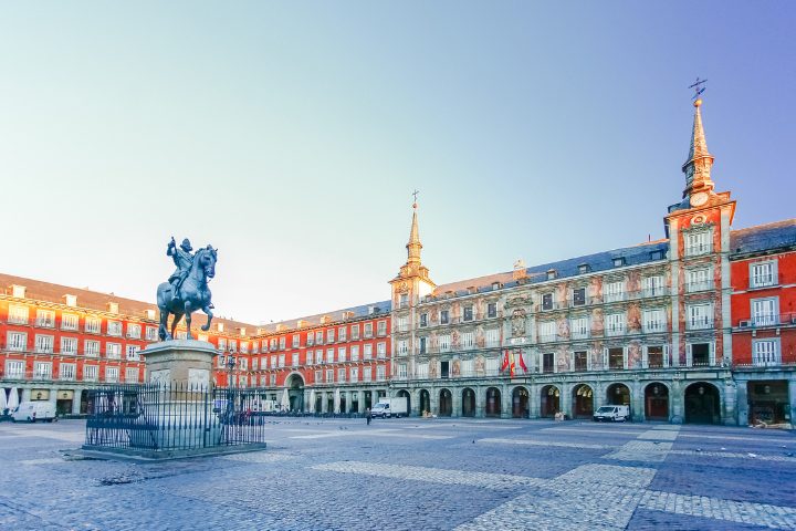 Plaza Mayor au coucher du soleil à Madrid