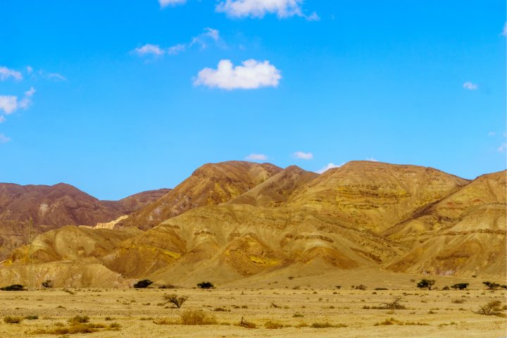 montagnes dans le désert